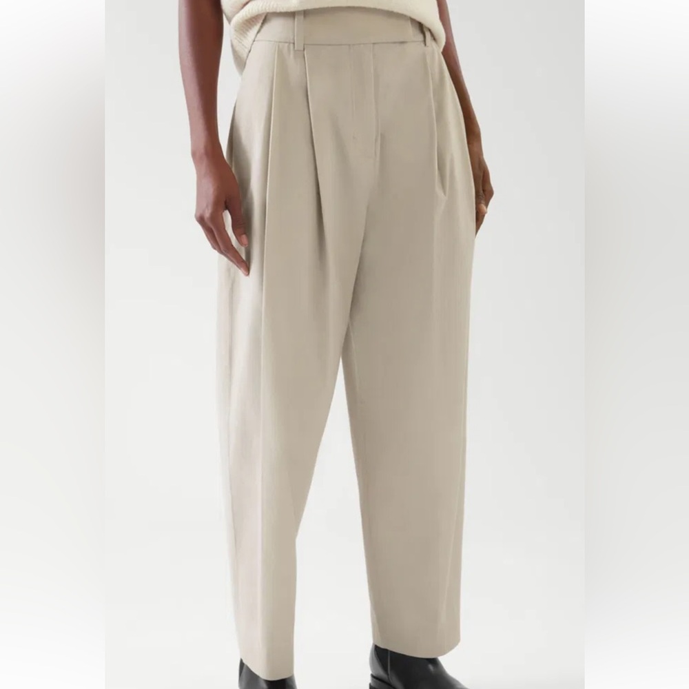 (NWT) COS PLEATED BARREL-LEG CHINOS Beige - Picture 4 of 14